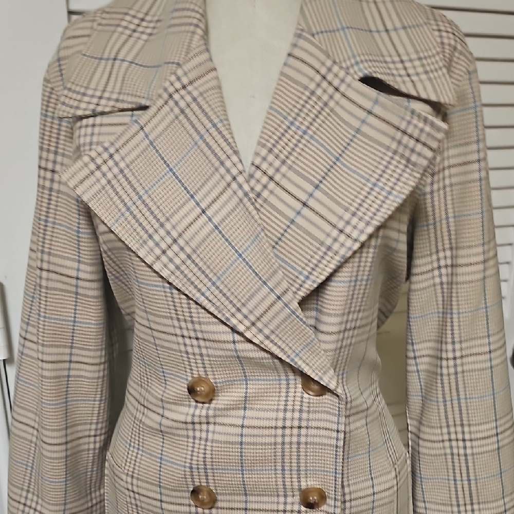 Bagatelle Beige Plaid Trench Coat - Picture 3 of 12